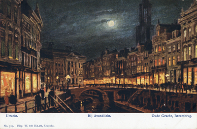 1412 Gezicht op de Oudegracht Weerdzijde te Utrecht met links van het midden het Stadhuis (Stadhuisbrug 1).